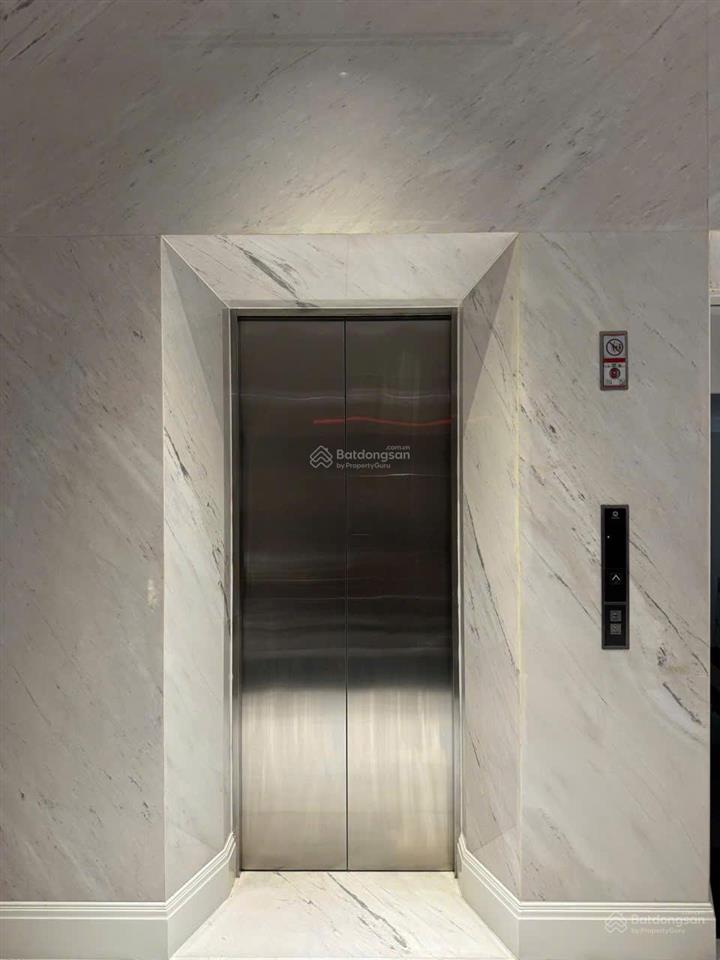 Biệt thự hiện đại 4 tầng mặt tiền đường nguyễn văn thủ quận 1