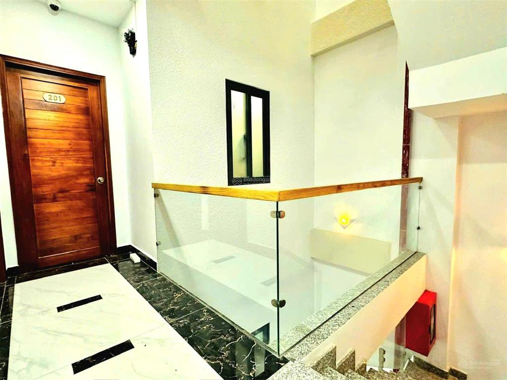 Bán building mặt tiền lạc long quân quận tân bình dòng tiền hơn 3% mỗi năm