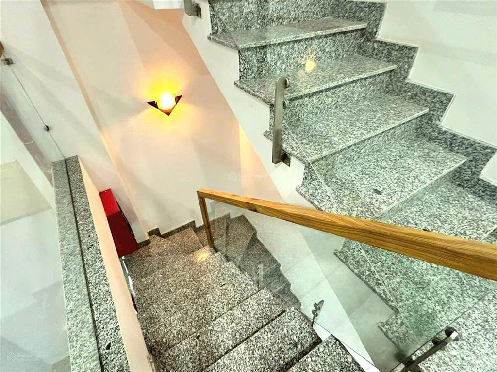 Bán building mặt tiền lạc long quân quận tân bình dòng tiền hơn 3% mỗi năm