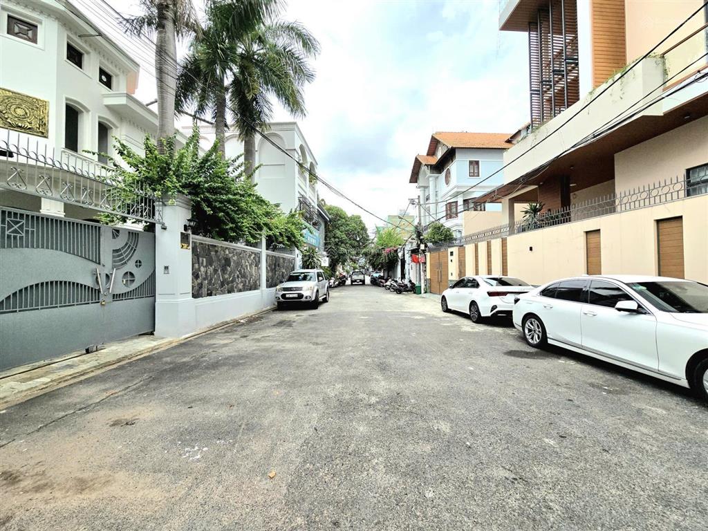 Siêu hiếm  biệt thự trong khu vip đường cách mạng tháng 8 chỉ 30.5 tỷ