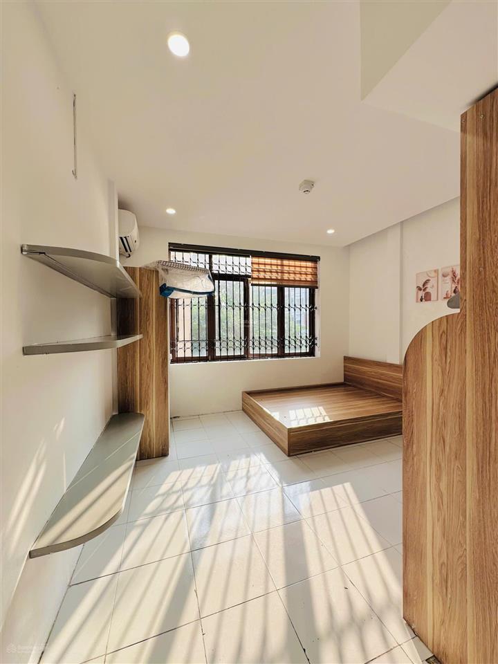 193 chùa bộc  mặt phố oto đỗ cửa  full đồ  gần đh ngân hàng, luật  giá từ 4tr5