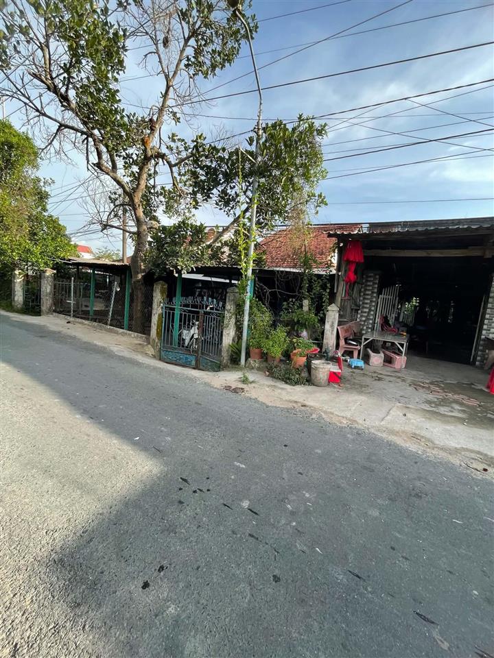 Bán đất gấp tại đường vào chợ bình hòa  châu thành  an giang (cũ)