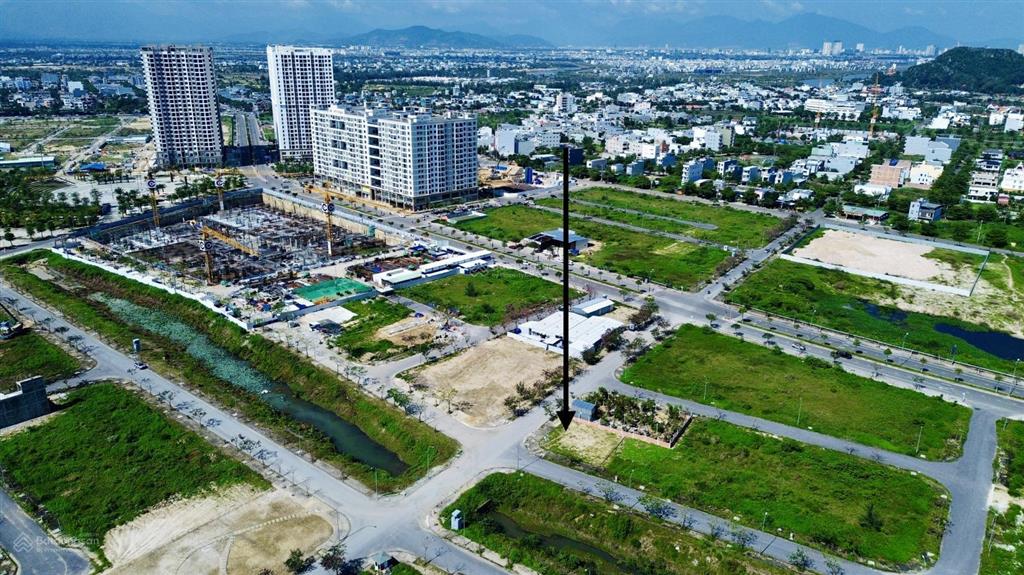 Bán lô góc vị trí vip để kinh doanh kđt fpt 3 mặt thoáng view kênh&view công viên, sát fpt plaza 4
