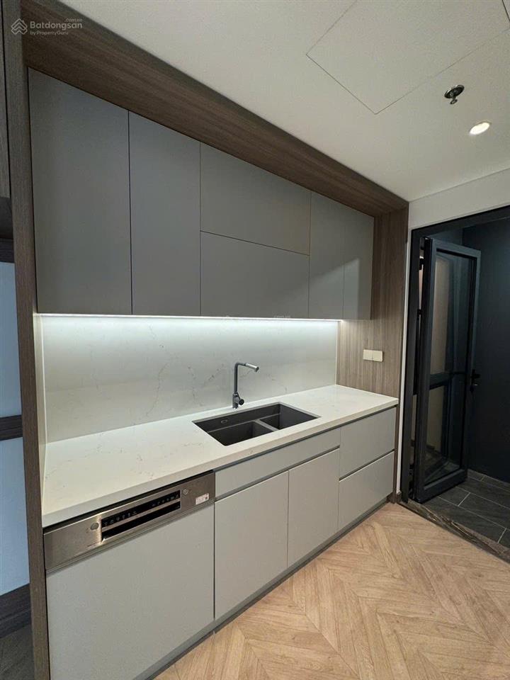 Hàng hiếm  view hồ tây  tầng cao đẹp nhất khu ngoại giao đoàn