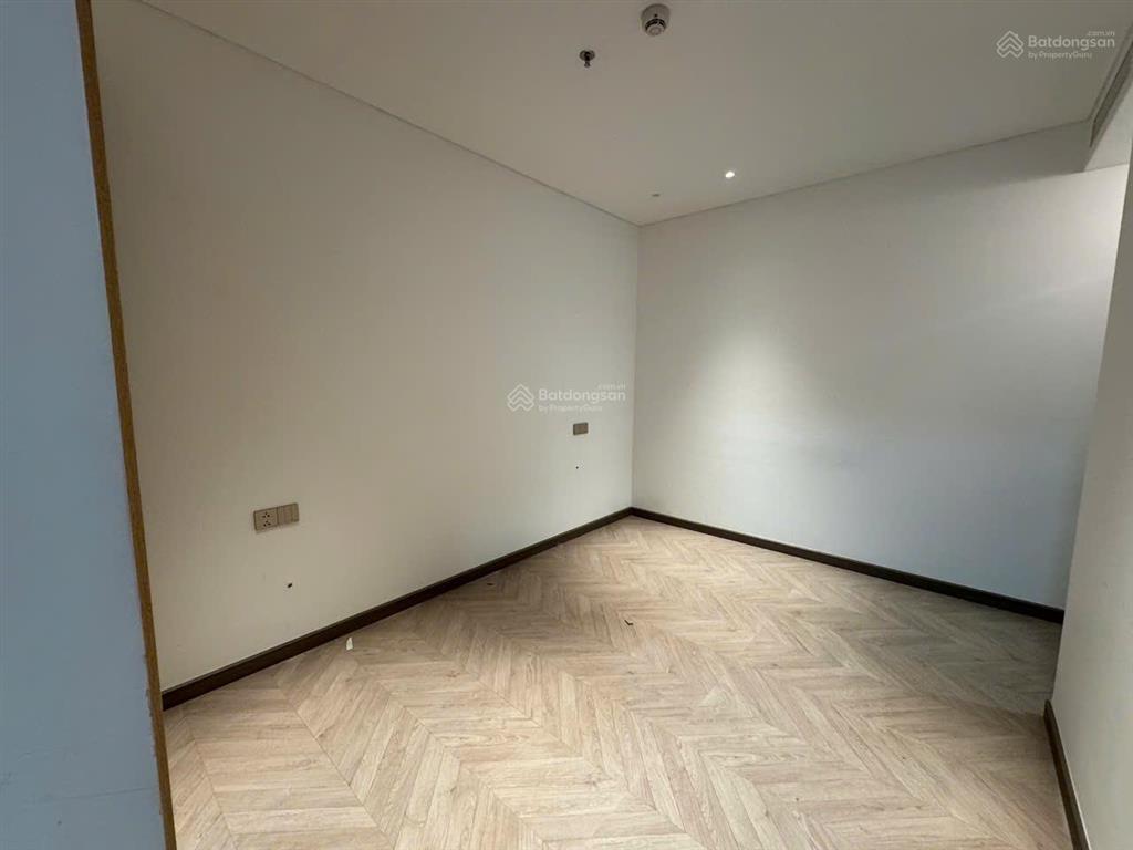 Hàng hiếm  view hồ tây  tầng cao đẹp nhất khu ngoại giao đoàn