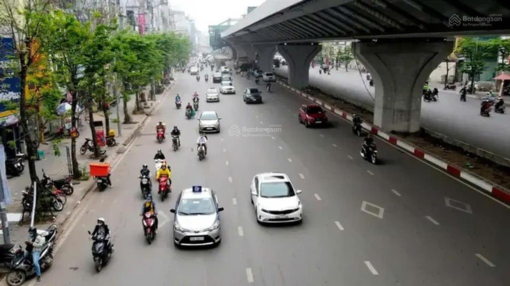 Bán nhà dòng tiền  khu vực trung tâm đông sinh viên