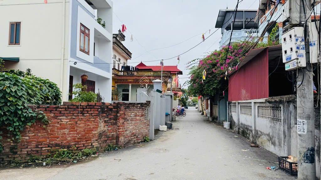 Chính chủ bán đất công hà, thuận thành dt 64m². ô tô tải vào đất. hàng xóm khu đô thị phú mỹ hưng