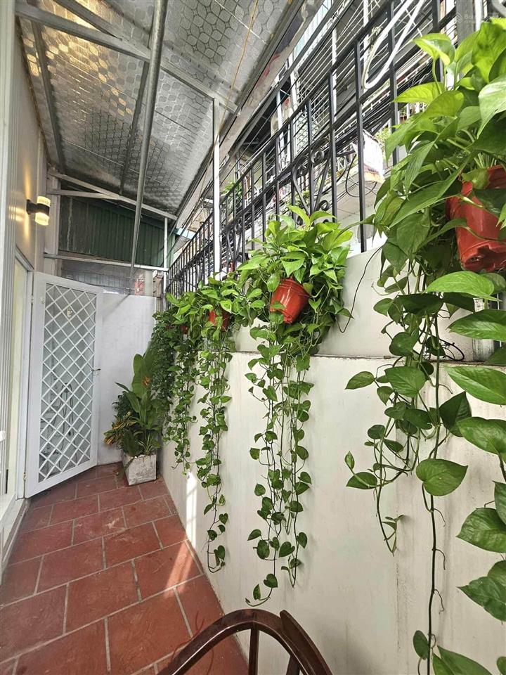 Bán nhà long biên, 50m 6 tầng thang máy dân xây chắc chắn, lô góc nở hậu, ô tô tránh. giá 11.5 tỷ