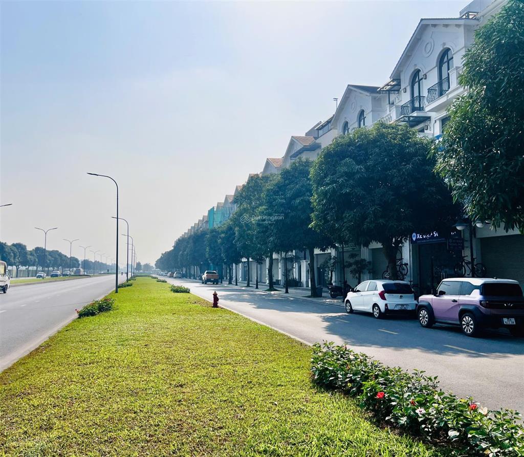 Biệt thự lk vinhomes 5 tầng sát vincom gia lâm vỉa hè kinh doanh đang cho thuê 200tr/năm giá 19tỷ