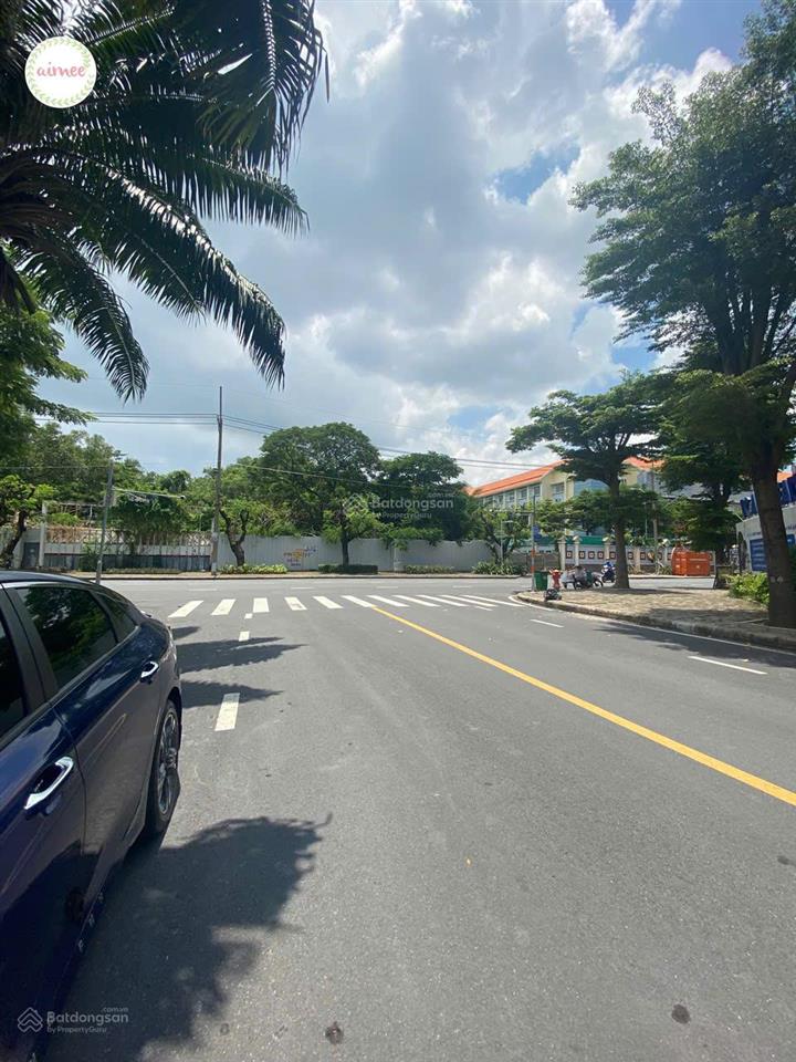 Định cư nước ngoài cần bán gấp biệt thự mỹ gia (315 m2)  phú mỹ hưng.  o902719786