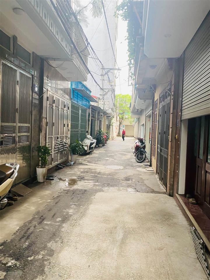 49m phạm ngọc thạch phân lô 4 tầng 4 ngủ ô tô chạy vòng quanh