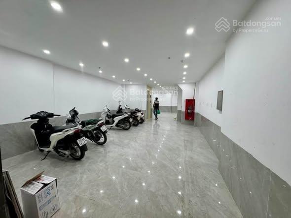 Đường láng chdv 95m 7 tầng 22 pkk  doanh thu 110tr/tháng