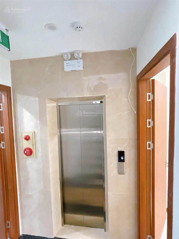 Bán tòa nhà đường láng  7 tầng thang máy  11 pkk  doanh thu 800 tr/năm