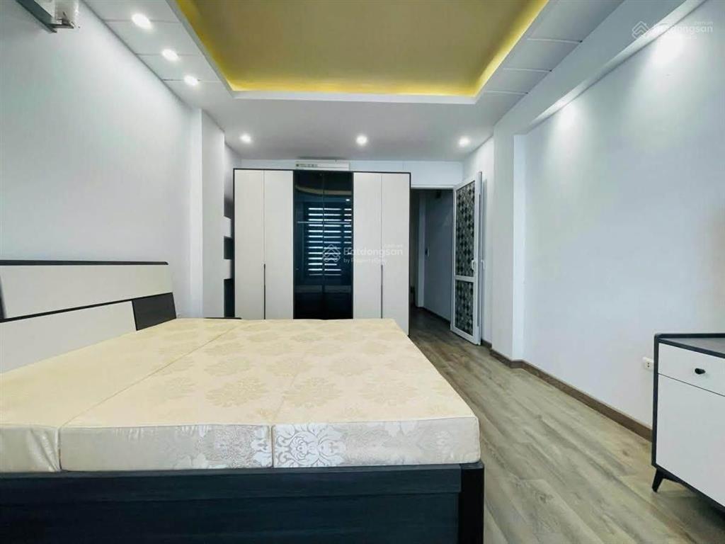 Phương mai 8 tầng thang máy gara ô tô 7 chỗ mặt ngõ kinh doanh