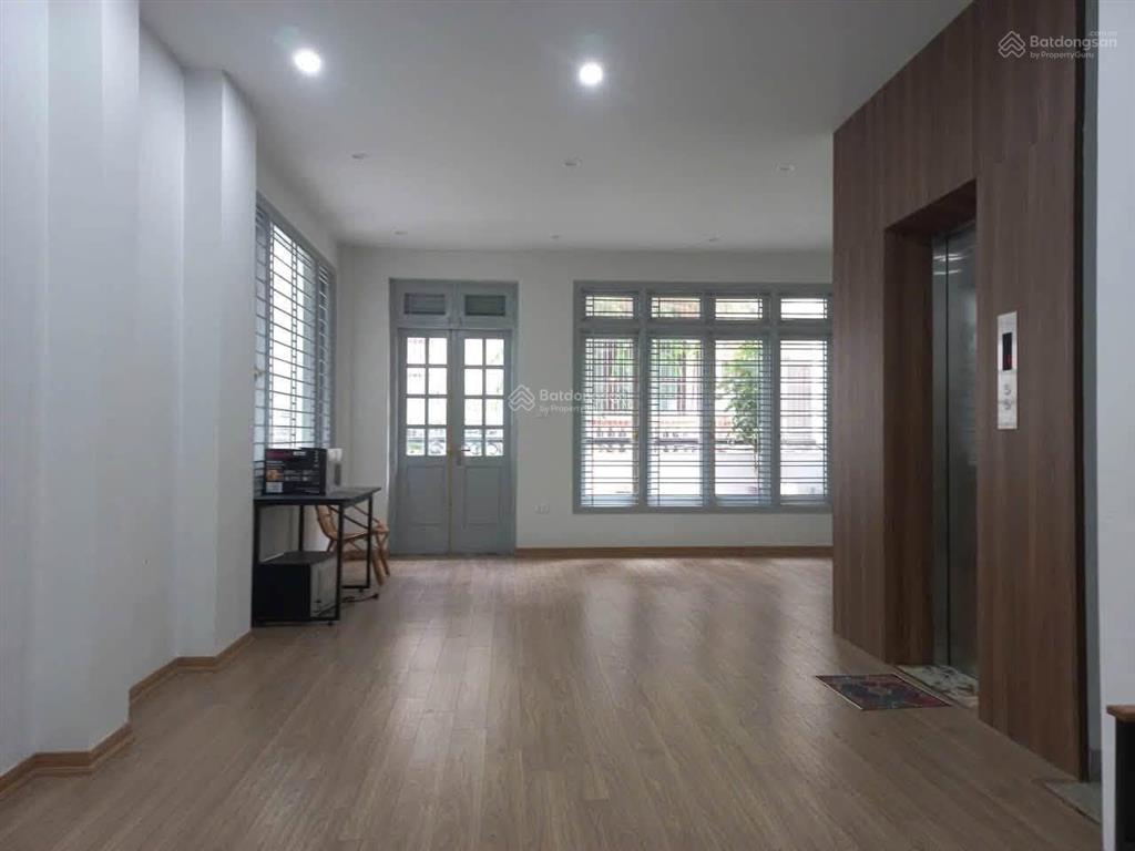 Cần bán nhà đường láng 110m2, mặt tiền 7,5m, giá 16,3 tỷ