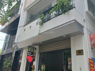 Cần bán nhà đường láng 110m2, mặt tiền 7,5m, giá 16,3 tỷ