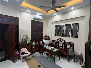 Bán nhà tôn thất tùng bán đất tặng nhà ngõ rộng khoảng 5m 11.2 tỷ