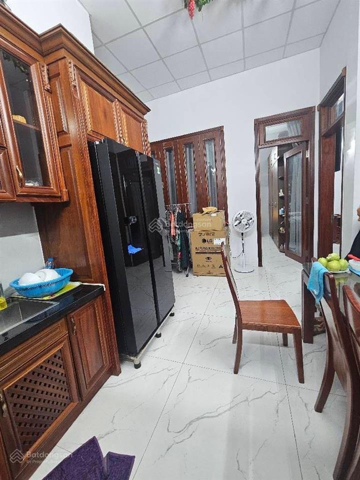 Phan huy ích huỳnh văn nghệ tân bình  dt 6mx17m nở hậu 10m đẹp  sát mặt tiền