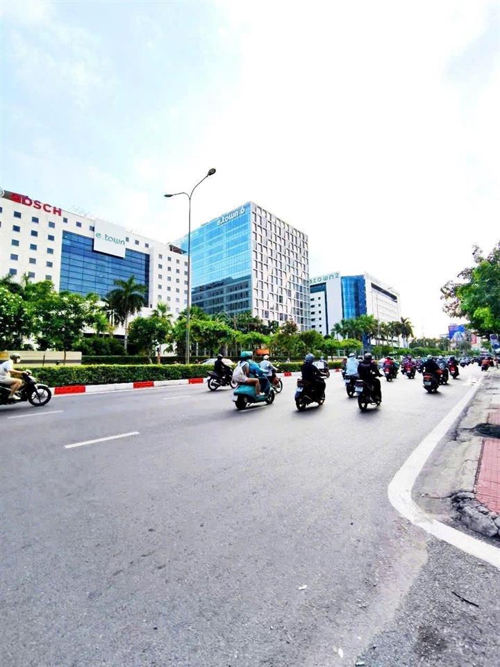 Toà chdv 6 tầng thang máy  dt 7.5mx22m khu vip cộng hoà lê văn huấn tâm bình dòng tiền 1.5 tỷ/năm