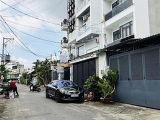 Sát mặt tiền  ngay emart phan huy ích  4 tầng kiên cố  dt 4.5mx14m  ô tô ngủ trong nhà