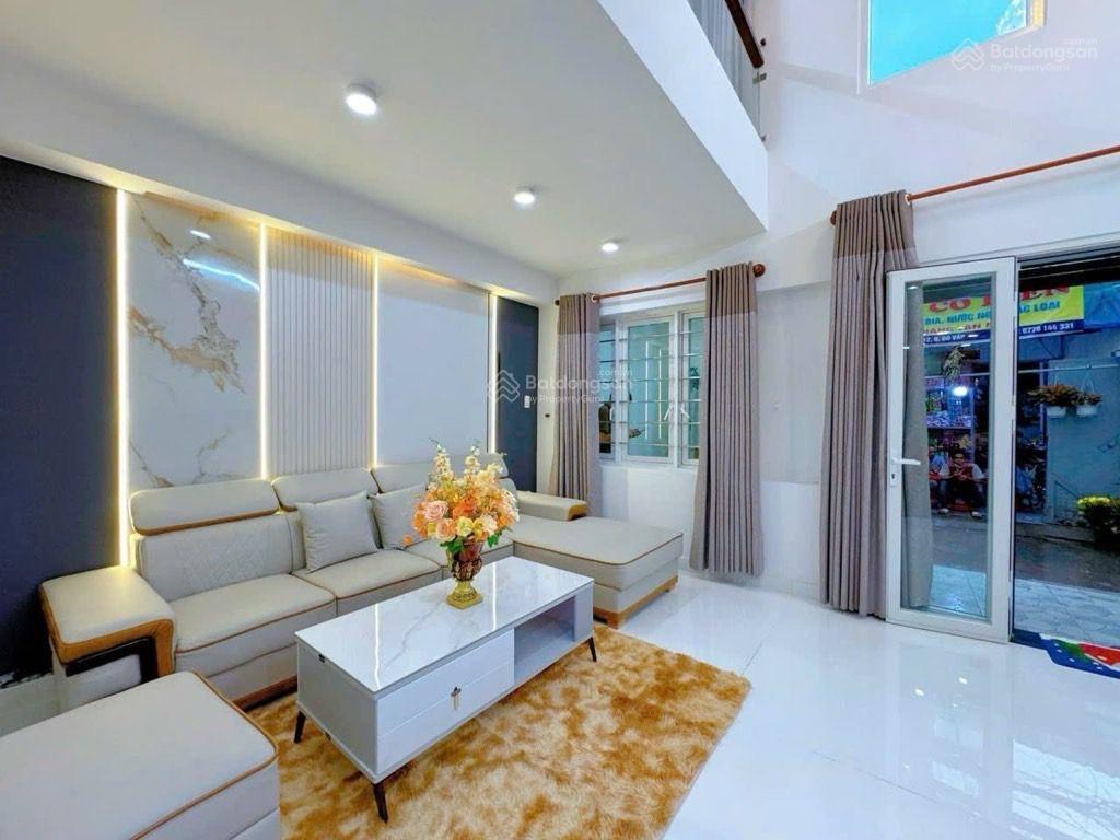 Siêu phẩm ngay emart phan huy ích  5 tầng mới keng  dt ngang khủng 6m x 10m  ô tô ngủ