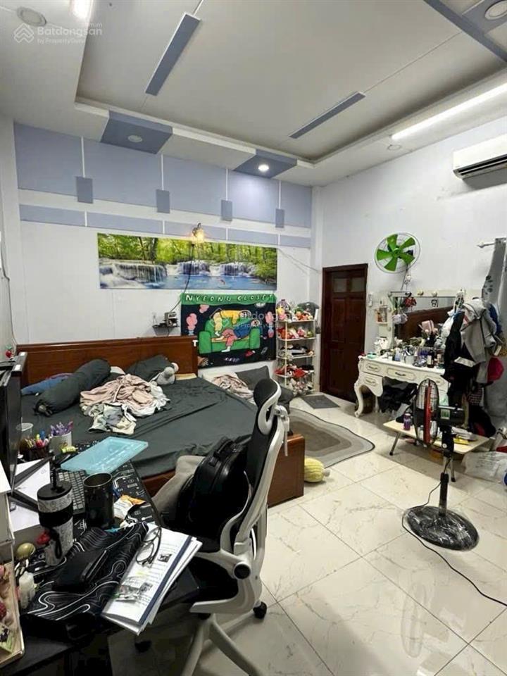 Nhà 3 tầngdt 5mx18m (90m2)hẻm xe tải cách 50m ra mặt tiền tân thới nhất q12sát phan văn hớn