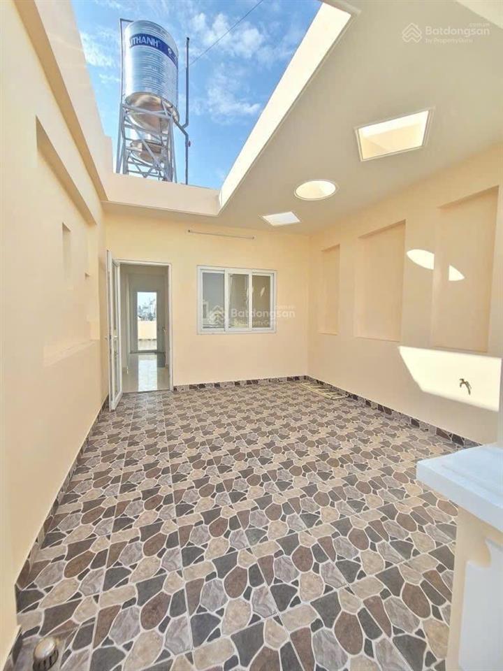 Mặt tiền đường bàn cờ cách 50m ra trường chinh p.đông hưng thuận q12 nhà đẹp 4 tầngdt 4m x 25m