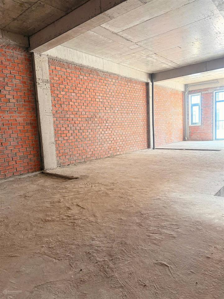 Nhà sổ riêng 84m2, 1 trệt 3 lầu, mặt tiền 17m, giá 8,5tỷ, nhận nhà ở ngay.  0932 238 ***