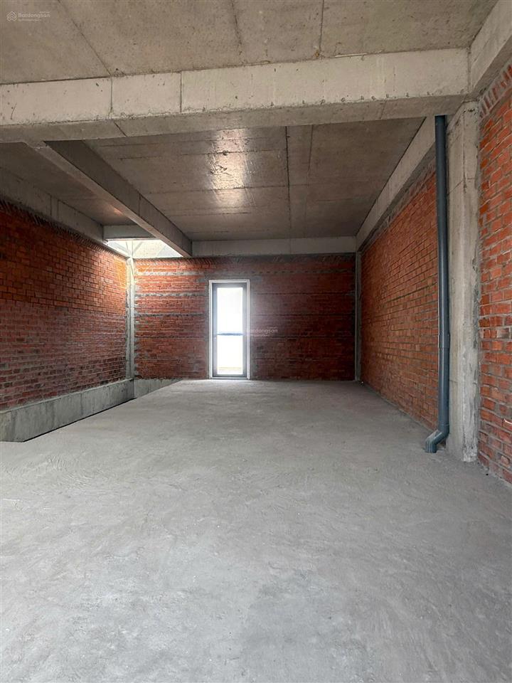 Nhà sổ riêng 84m2, 1 trệt 3 lầu, mặt tiền 17m, giá 8,5tỷ, nhận nhà ở ngay.  0932 238 ***