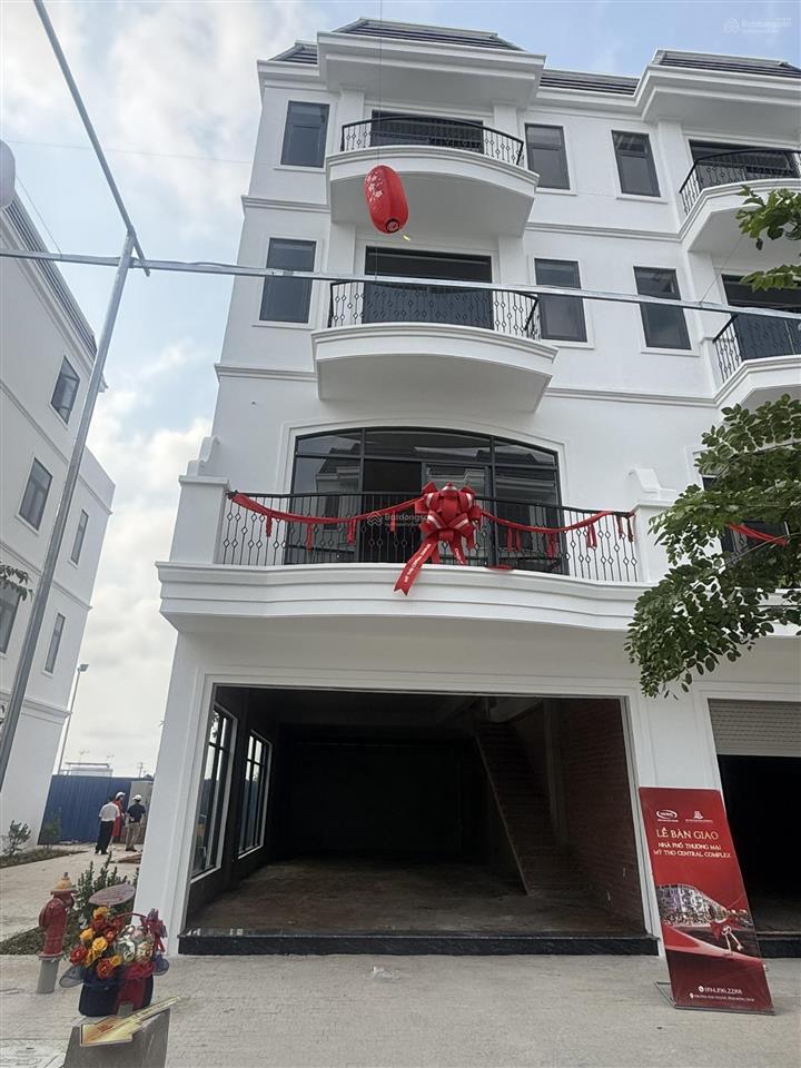 Nhà sổ riêng 84m2, 1 trệt 3 lầu, mặt tiền 17m, giá 8,5tỷ, nhận nhà ở ngay.  0932 238 ***