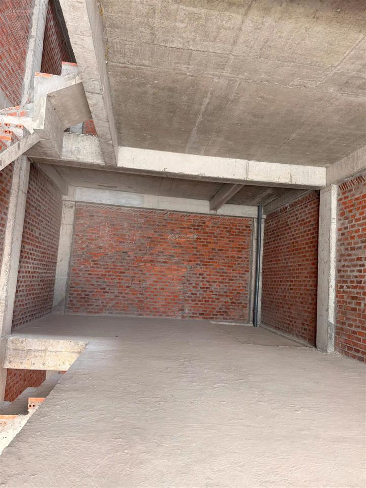 Nhà sổ riêng 84m2, 1 trệt 3 lầu, mặt tiền 17m, giá 8,5tỷ, nhận nhà ở ngay.  0932 238 ***