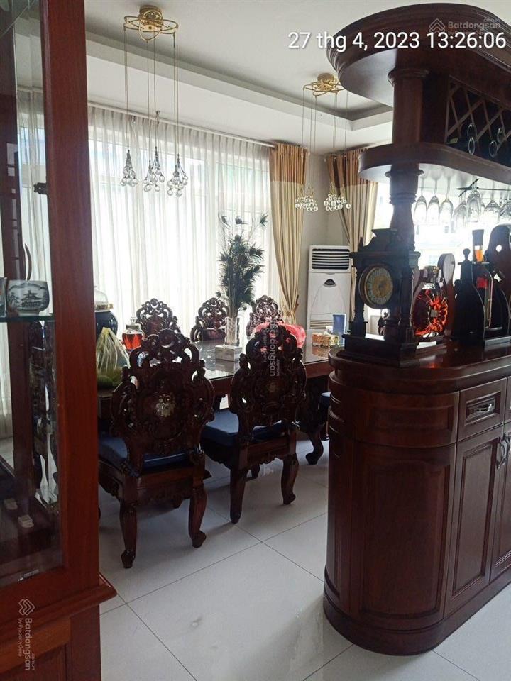 Ngộp tiền ngân hàng cần bán gấp nhà biệt thự 12,5x20m đối diện tttm vivo city giá bằng tiền mua đất