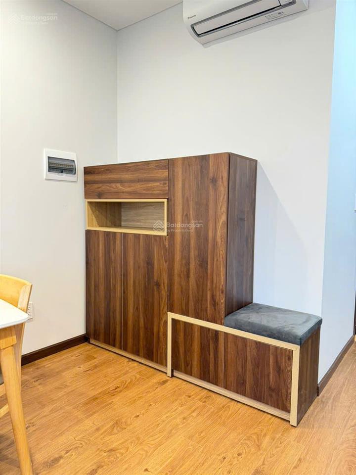 Cho thuê căn hộ mia center point 2pn view biển tầng trung. full nội thất cao cấp,