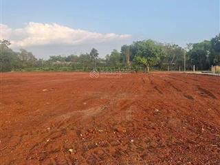 Chủ kẹt bán lỗ 1 sào  100m2 tc  đường bê tông thông