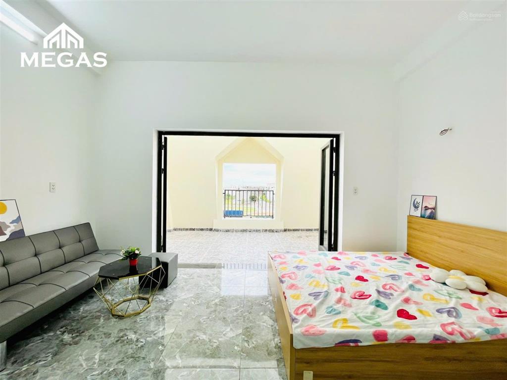 Cho thuê studio penthouse ban công và cửa sổ  tại kđt lake view city