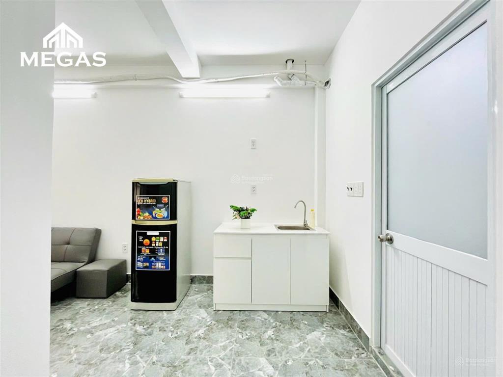 Cho thuê studio penthouse ban công và cửa sổ  tại kđt lake view city