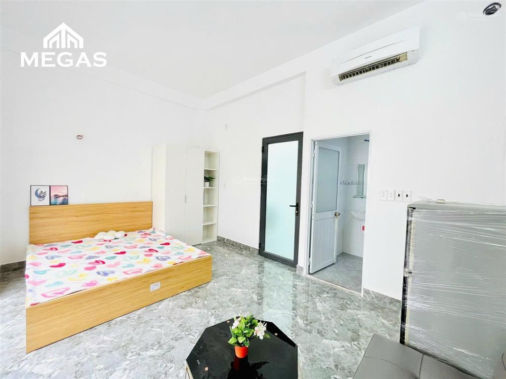 Cho thuê studio penthouse ban công và cửa sổ  tại kđt lake view city