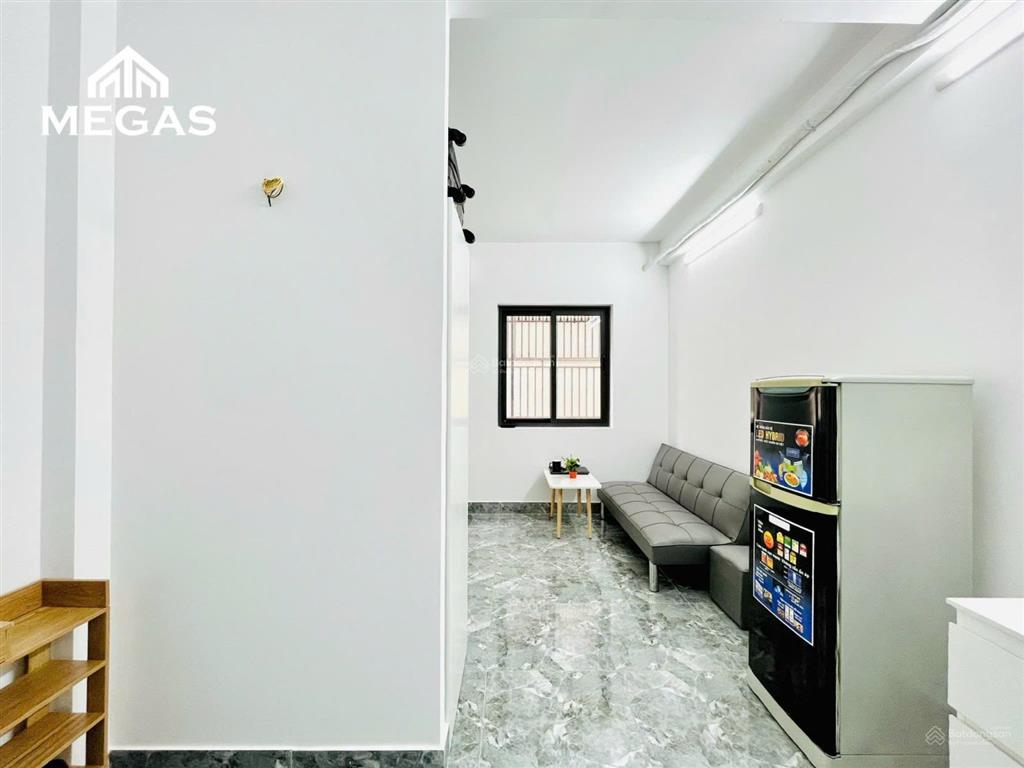 Cho thuê studio penthouse ban công và cửa sổ  tại kđt lake view city