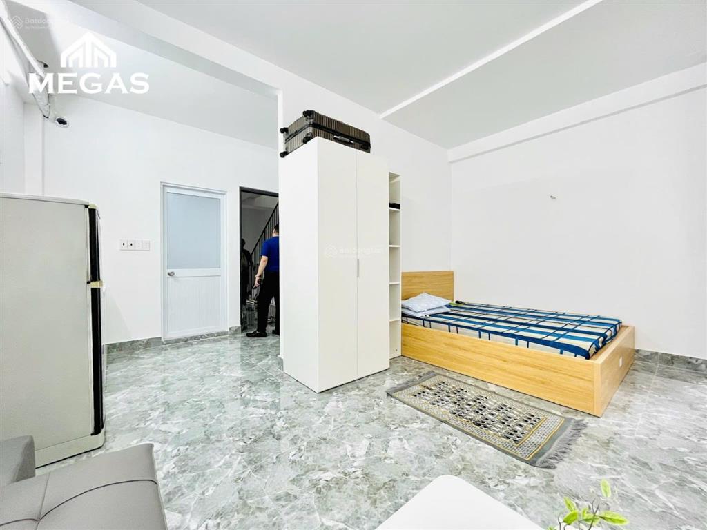 Cho thuê studio penthouse ban công và cửa sổ  tại kđt lake view city