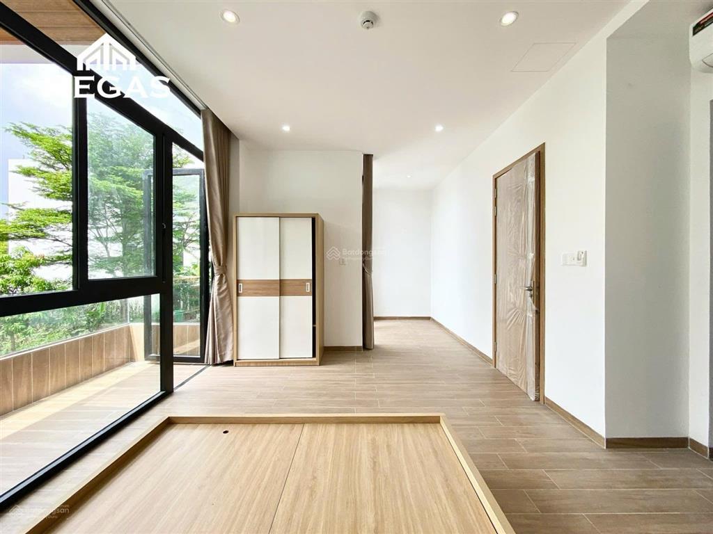 Sắp trống căn hộ siêu thoáng  ban công và cửa sổ lớn