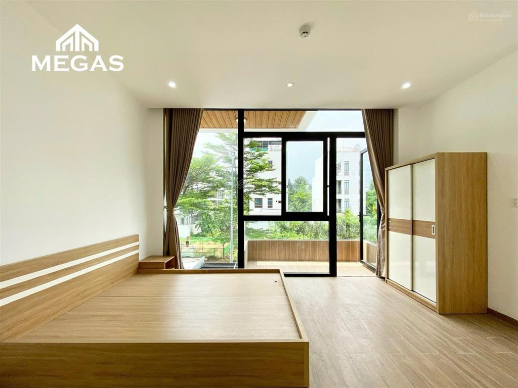 Sắp trống căn hộ siêu thoáng  ban công và cửa sổ lớn
