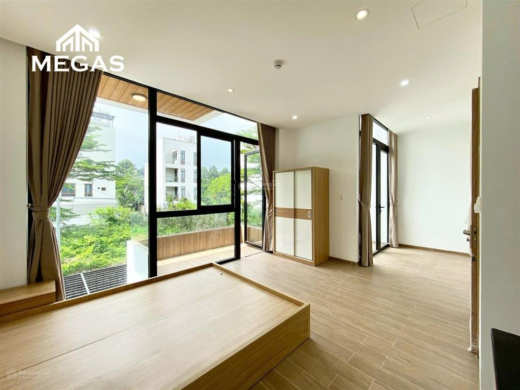 Sắp trống căn hộ siêu thoáng  ban công và cửa sổ lớn