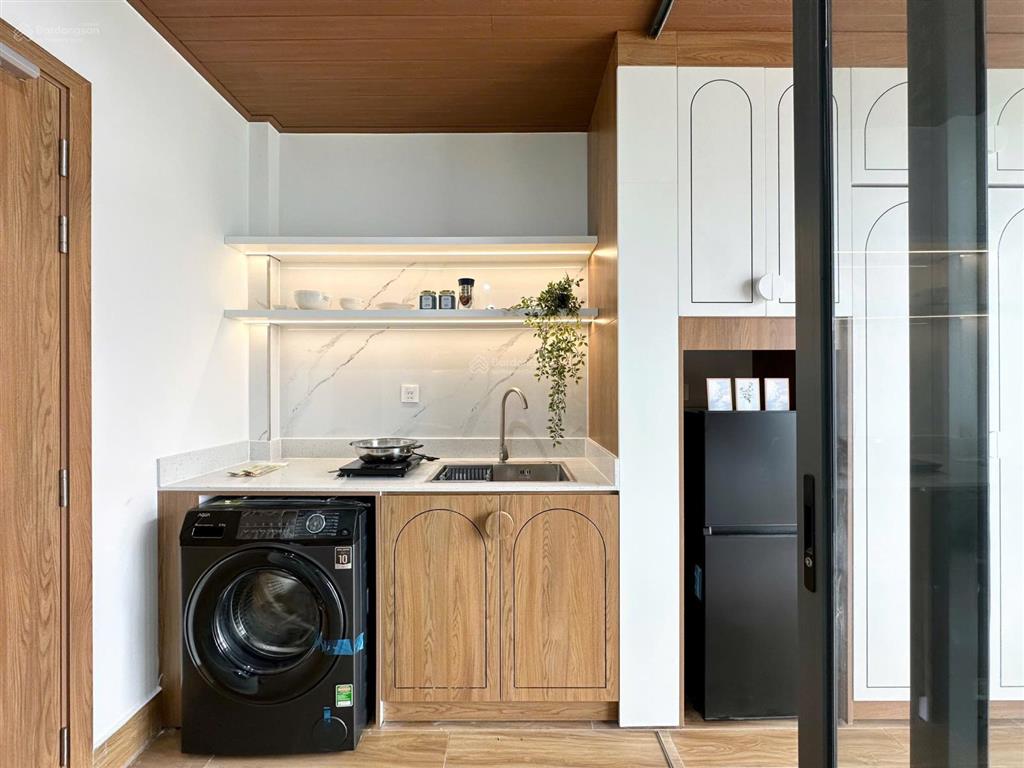 Căn hộ penthouse 1 phòng ngủ cao cấp  full nội thất đầy đủ tiện nghi  thang máy  hầm xe