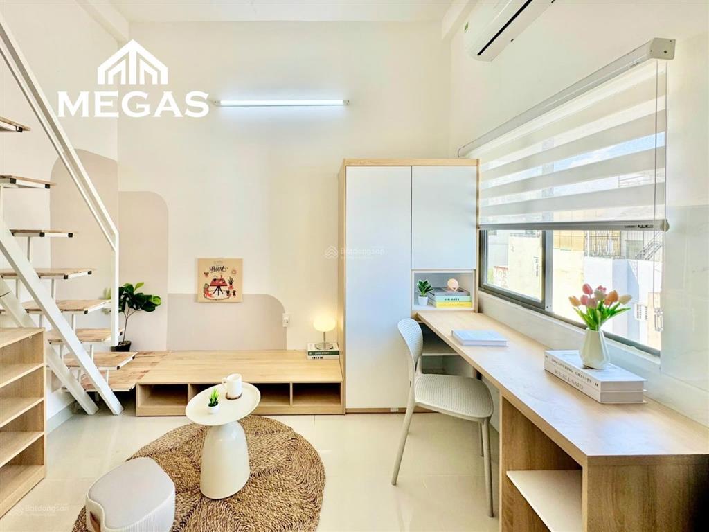 Căn hộ duplex thiết kế xinh  cửa sổ lớn thoáng, đón nắng và gió tốt