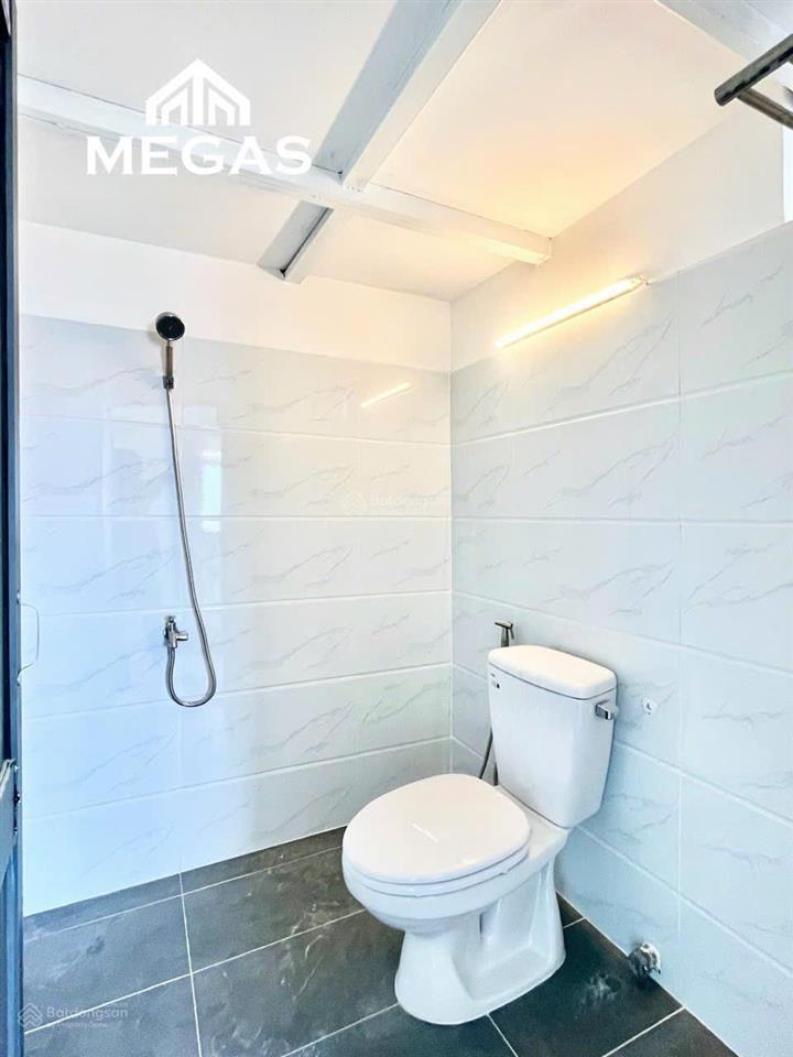 Căn hộ duplex thiết kế xinh  cửa sổ lớn thoáng, đón nắng và gió tốt