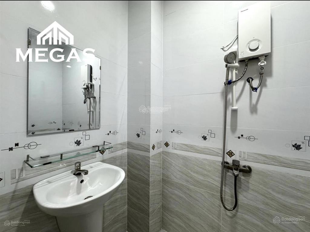 Căn hộ studio full nội thất  có ban công  có thang máy  nhà xe siêu rộng