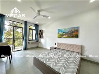 Căn hộ studio nội thất cao cấp  có ban công lớn  có thang máy  nhà xe rộng rãi