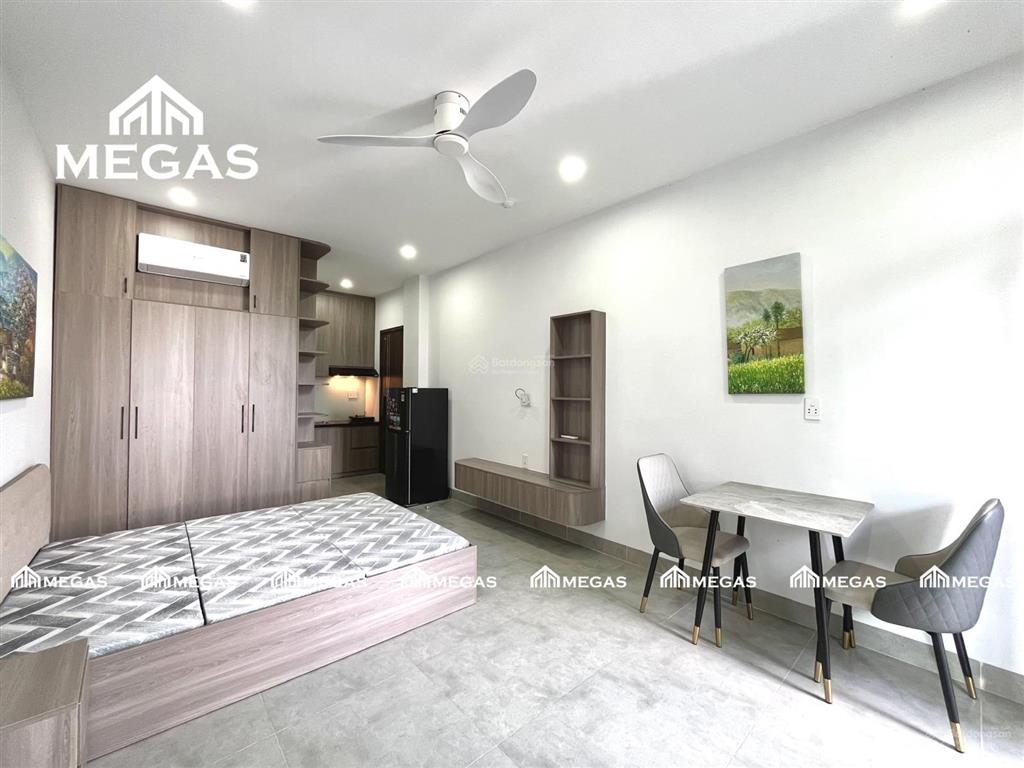 Căn hộ studio nội thất cao cấp  có ban công lớn  có thang máy  nhà xe rộng rãi