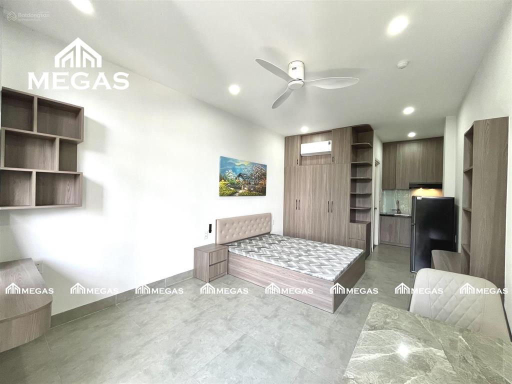 Căn hộ studio nội thất cao cấp  có ban công lớn  có thang máy  nhà xe rộng rãi