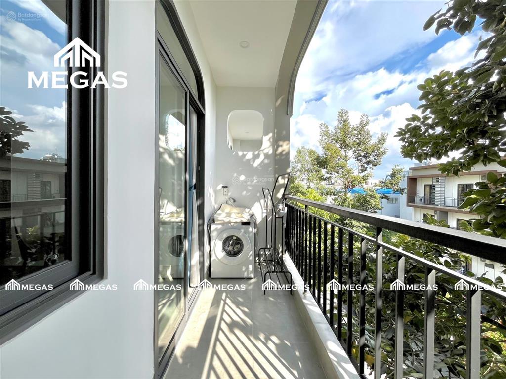 Căn hộ studio nội thất cao cấp  có ban công lớn  có thang máy  nhà xe rộng rãi